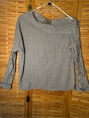 🐾2/$8- Michael Stars Black & White Striped Long-Sleeve Boatneck Top